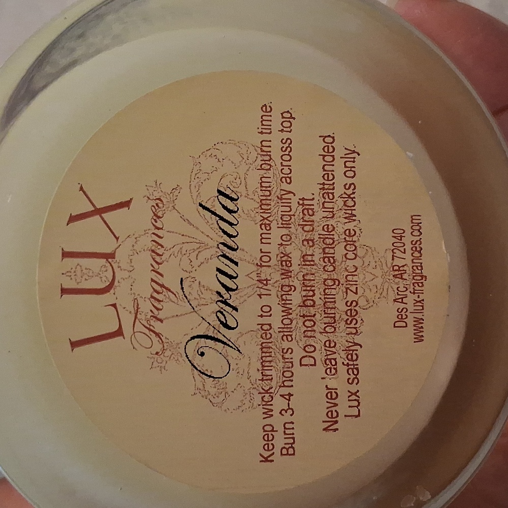 Lux Candle - Picture 4 of 4